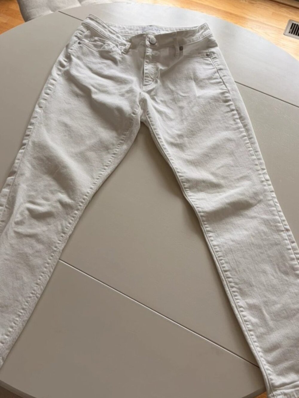 Loft Women’s Curvy Skinny Cropped White Jeans Size 8